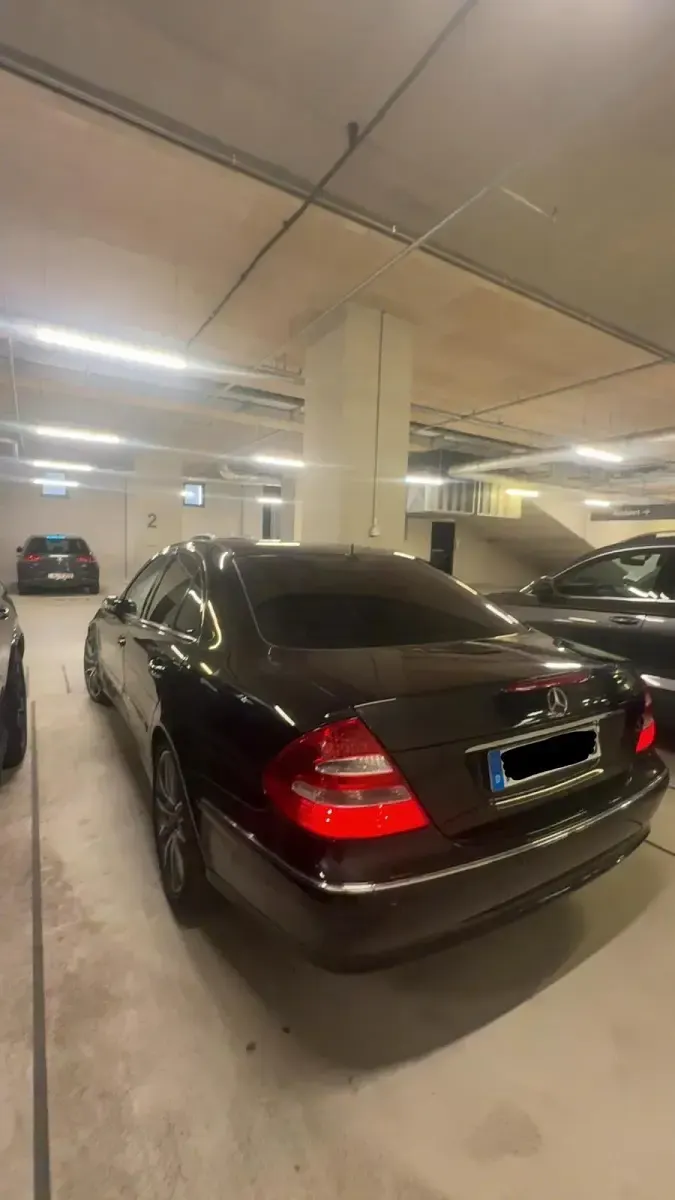 Gebraucht Mercedes E280 Avantgarde 177 PS (130 kW) 2004 Schwarz Limousine