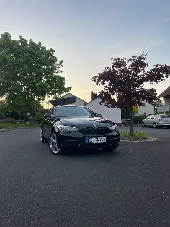 Gebraucht BMW 118 Efficient Dynamics 136 PS (100 kW) 2018 Schwarz Kleinwagen