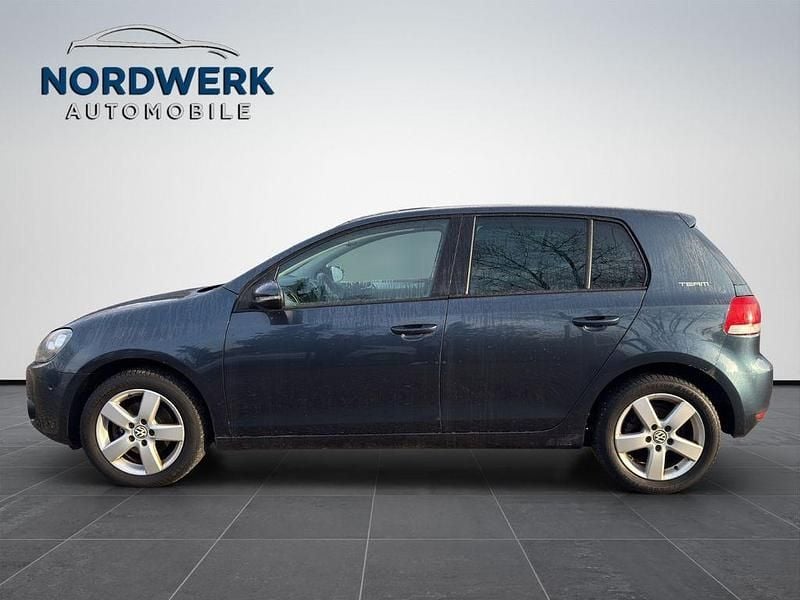Gebraucht VW Golf VI Team 105 PS (77 kW) 2010 Blau Kleinwagen