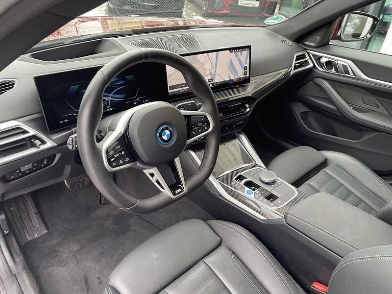 Gebraucht BMW i4 Comfort Edition 250 kW (340 PS) 2025 Dragon fire rot Limousine