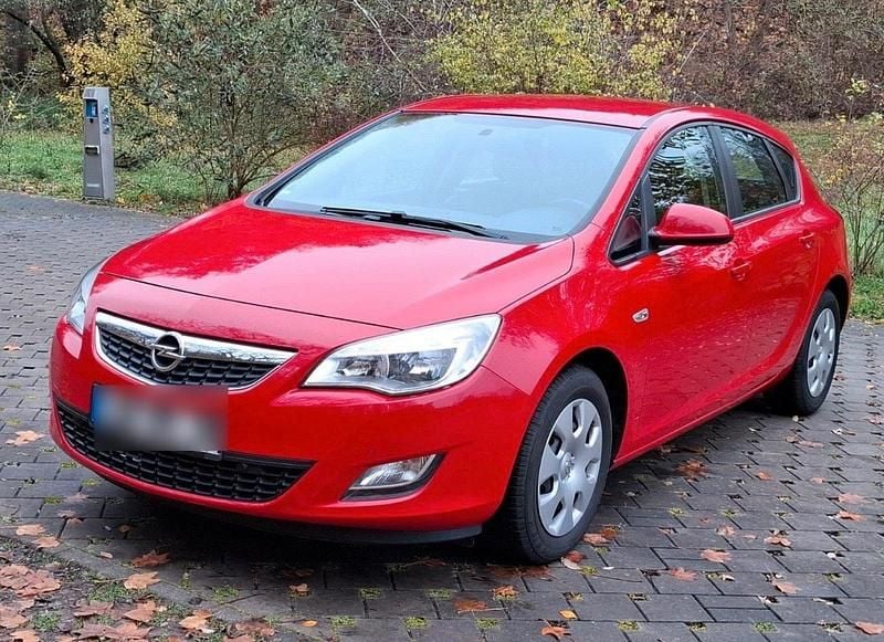 Gebraucht Opel Astra Color Edition 120 PS (88 kW) 2012 Rot Limousine