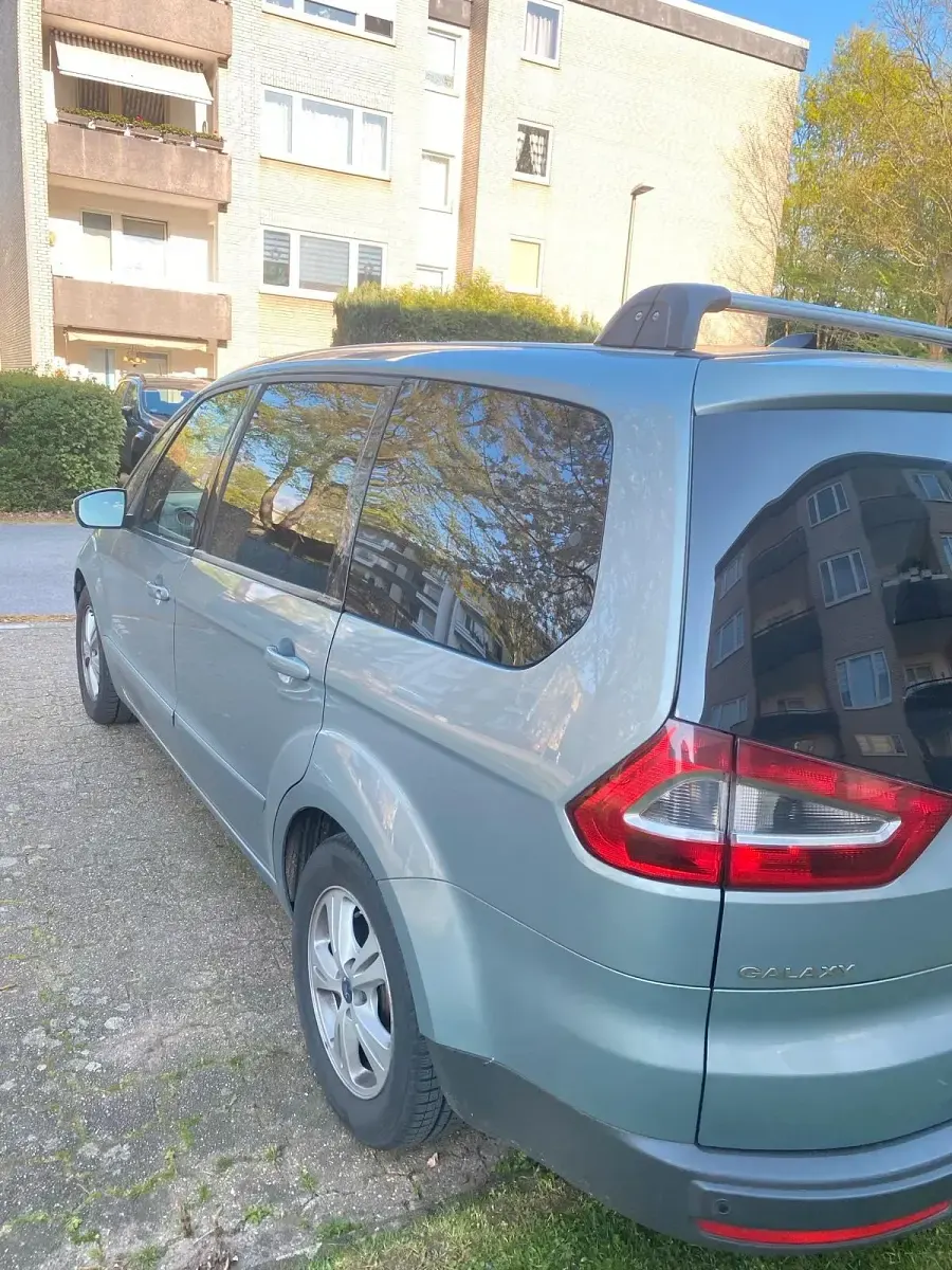 Gebraucht Ford Galaxy 147 PS (108 kW) 2009 Braun Van / Kleinbus