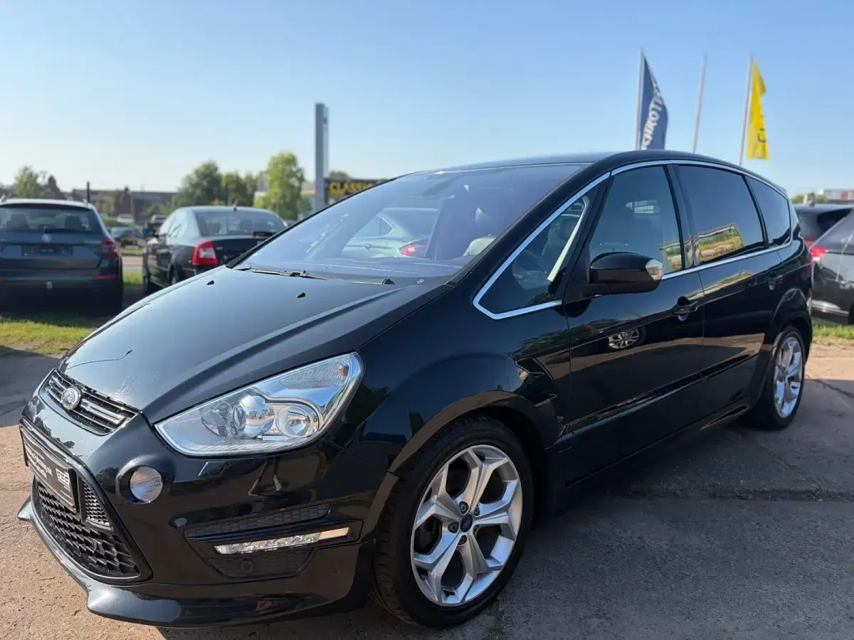 Gebraucht Ford S-MAX Titanium S 163 PS (119 kW) 2010 Schwarz Van / Kleinbus
