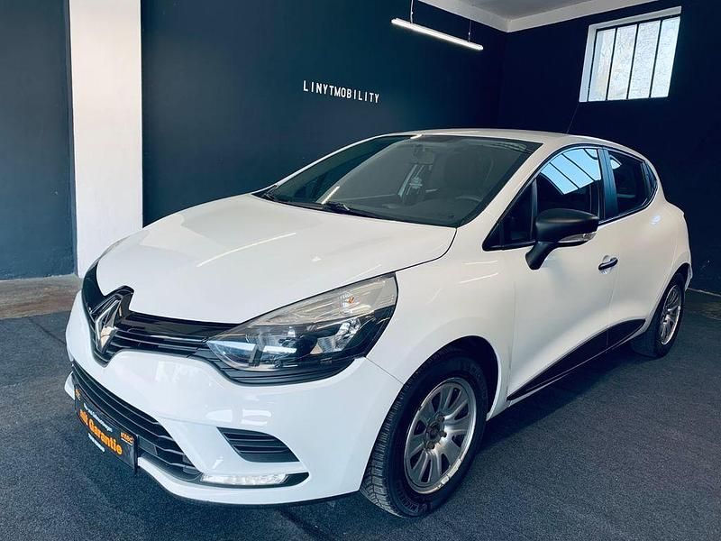Gebraucht Renault Clio IV Life 73 PS (53 kW) 2018 Weiß Limousine