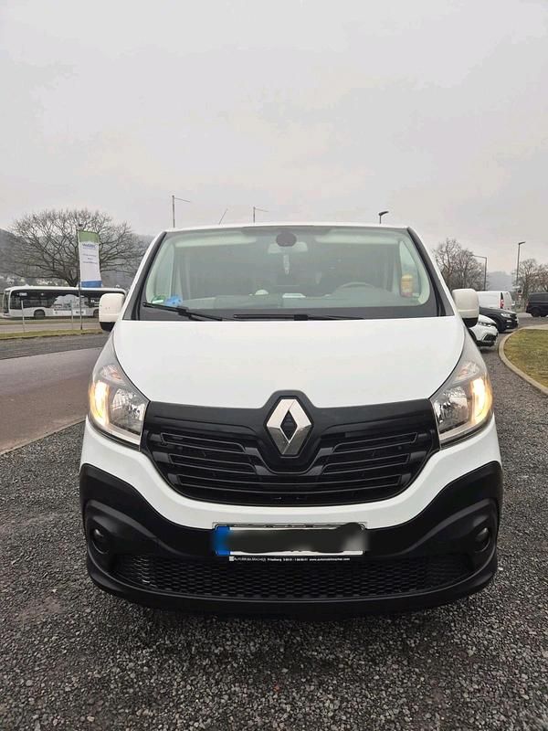 Gebraucht Renault Trafic 145 PS (106 kW) 2016 Weiß Van / Kleinbus