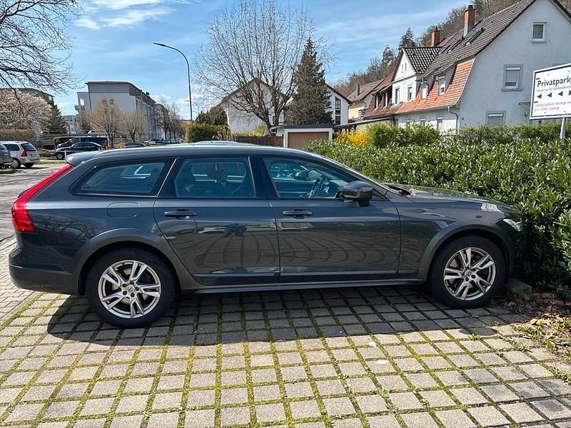 Gebraucht Volvo V90 CC 235 PS (172 kW) 2018 Andere farben Kombi