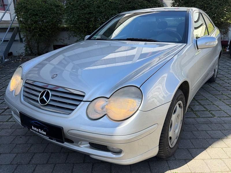 Second-hand Mercedes C200 163 CP (119 kW) 2003 Argintiu Coupe