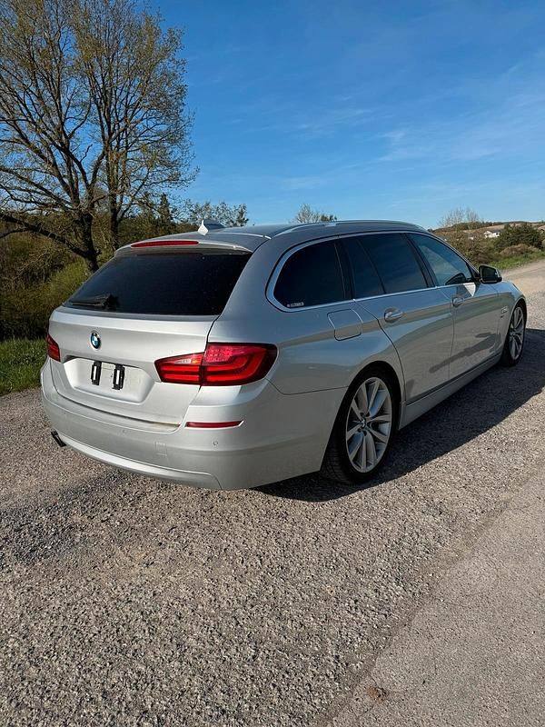 Używany BMW 530 258 KM (189 kW) 2012 Srebrny Kombi