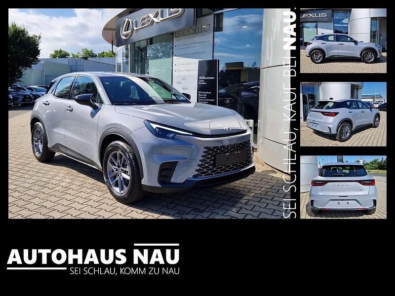 Manhattangrau metallic Neu 2025 Lexus LBX SUV | 31.290 € (Fairer Preis) - Bild 1/4