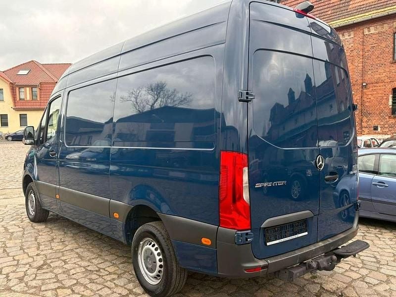 Gebraucht Mercedes Sprinter 163 PS (119 kW) 2019 Stahlblau Van