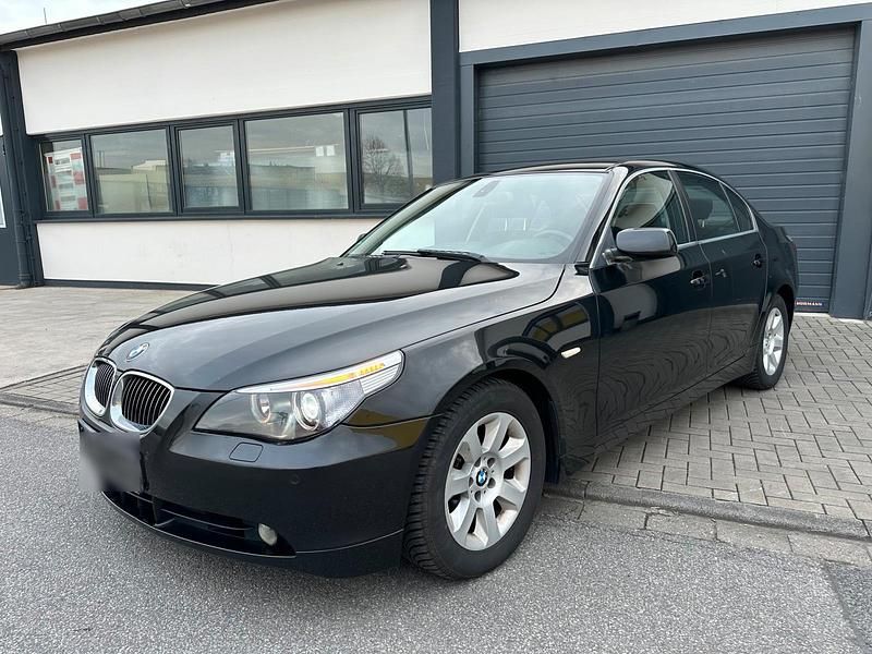Second-hand BMW 525 218 CP (160 kW) 2005 Negru Berlinǎ