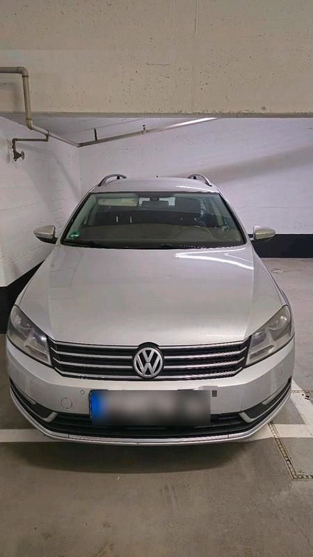 Gebraucht VW Passat Comfortline 140 PS (102 kW) 2012 Grau Limousine