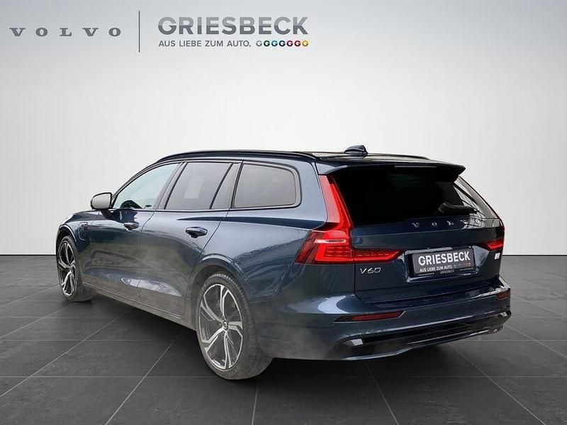 Gebraucht Volvo V60 Plus 398 PS (292 kW) 2022 Denim blue / metallic Kombi