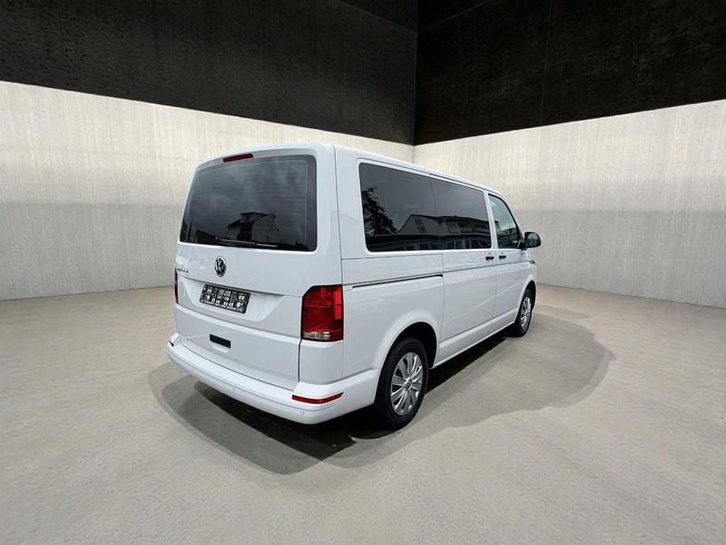 Gebraucht VW Multivan 150 PS (110 kW) 2021 Weiß Van / Kleinbus