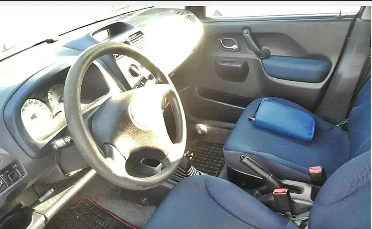 Usata Suzuki Ignis 85 CV (62 kW) 2003 Argento Utilitaria