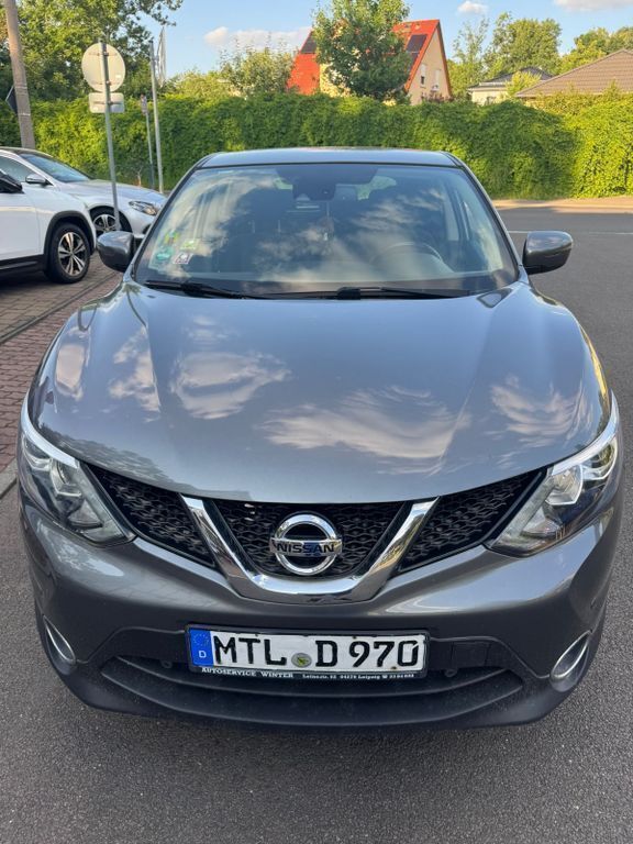 Grau Gebraucht 2016 Nissan Qashqai Tekna SUV | 11.000 € (Guter Preis) - Bild 1/4