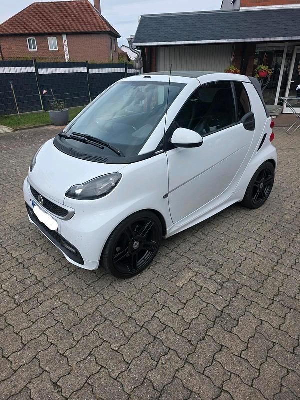 Weiß Gebraucht 2014 Smart ForTwo Cabrio Brabus Cabrio | 8.900 € (Fairer Preis) - Bild 1/4