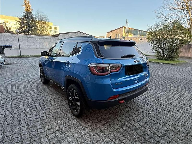 Gebraucht Jeep Compass Trailhawk 170 PS (125 kW) 2020 Blau SUV