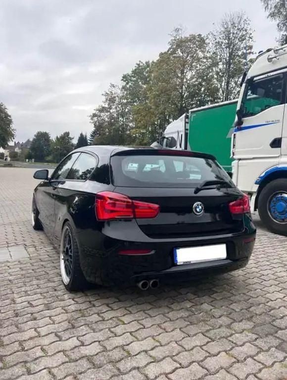 Usata BMW 120 Performance 184 CV (135 kW) 2017 Nero Utilitaria