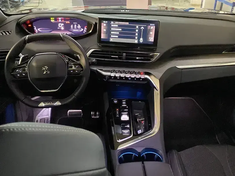 Gebraucht Peugeot 5008 GT 131 PS (96 kW) 2024 Schwarz schwarz (metallic) Van / Kleinbus