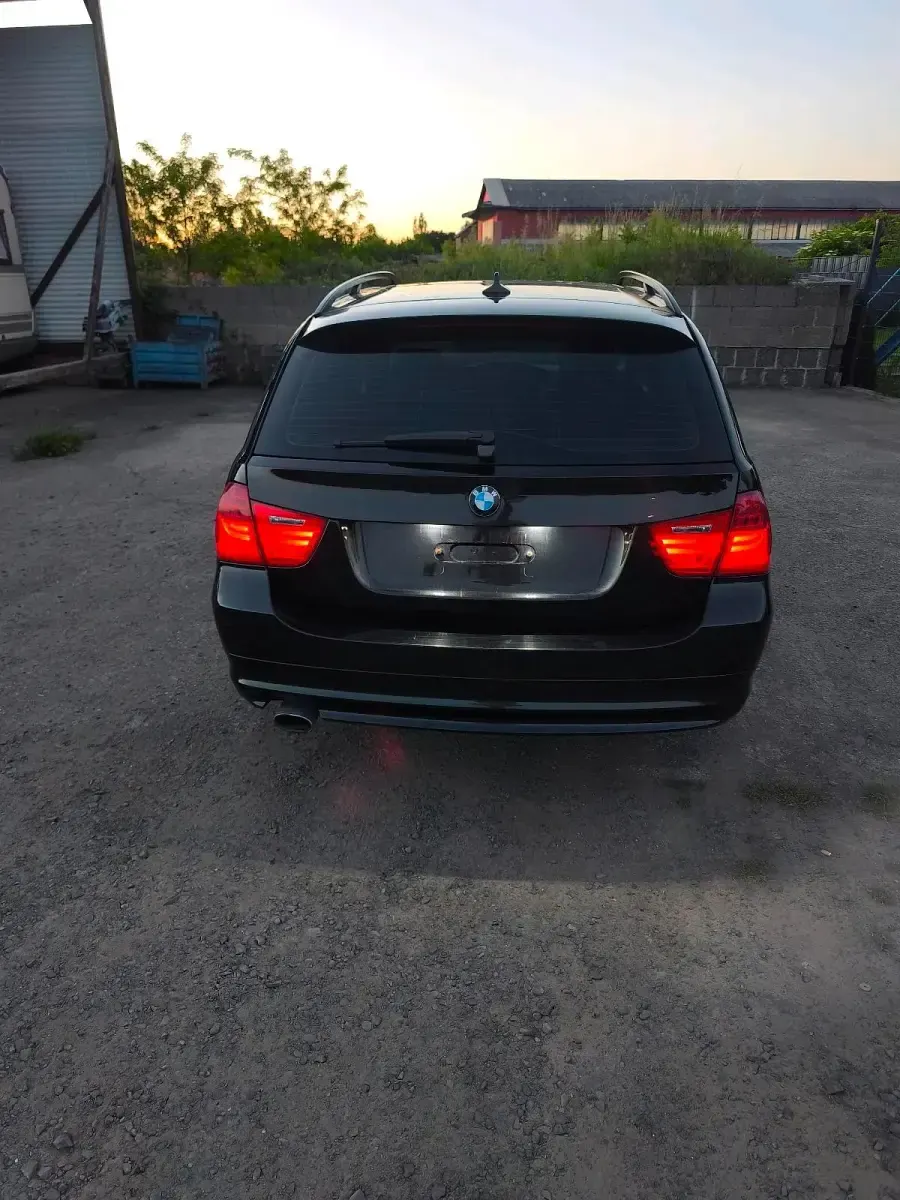 Używany BMW 320 177 KM (130 kW) 2009 Czarny Kombi