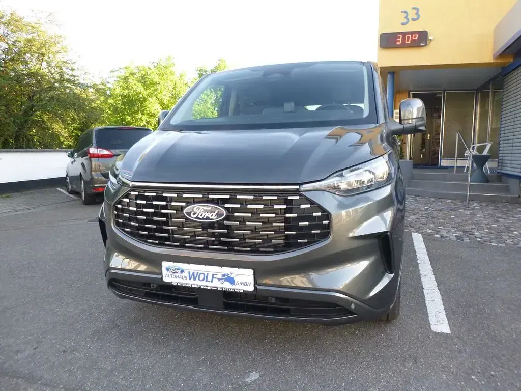 Neu Ford Tourneo Titanium X 170 PS (125 kW) 2026 Magnetic Van / Kleinbus