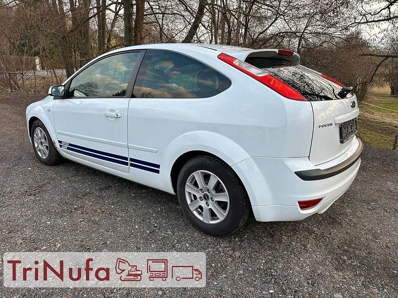 Gebraucht Ford Focus 109 PS (80 kW) 2007 Weiß Limousine