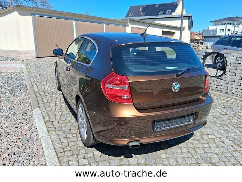 Second-hand BMW 116 Advantage 122 CP (89 kW) 2011 Maro Hatchback