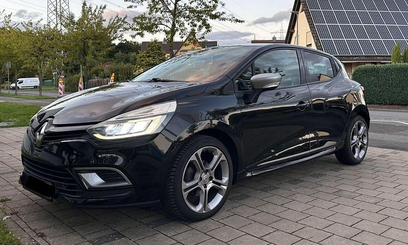 Schwarz Gebraucht 2016 Renault Clio IV Intens Kleinwagen | 11.000 € (Etwas zu teuer) - Bild 1/4