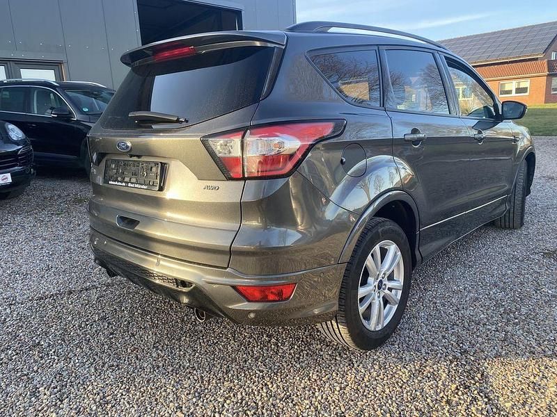 Gebraucht Ford Kuga ST-Line 175 PS (128 kW) 2019 Magneticgrau SUV