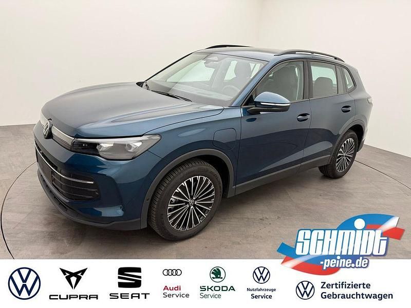 Blau Gebraucht 2025 VW Tiguan Life SUV | 42.900 € (Guter Preis) - Bild 1/4