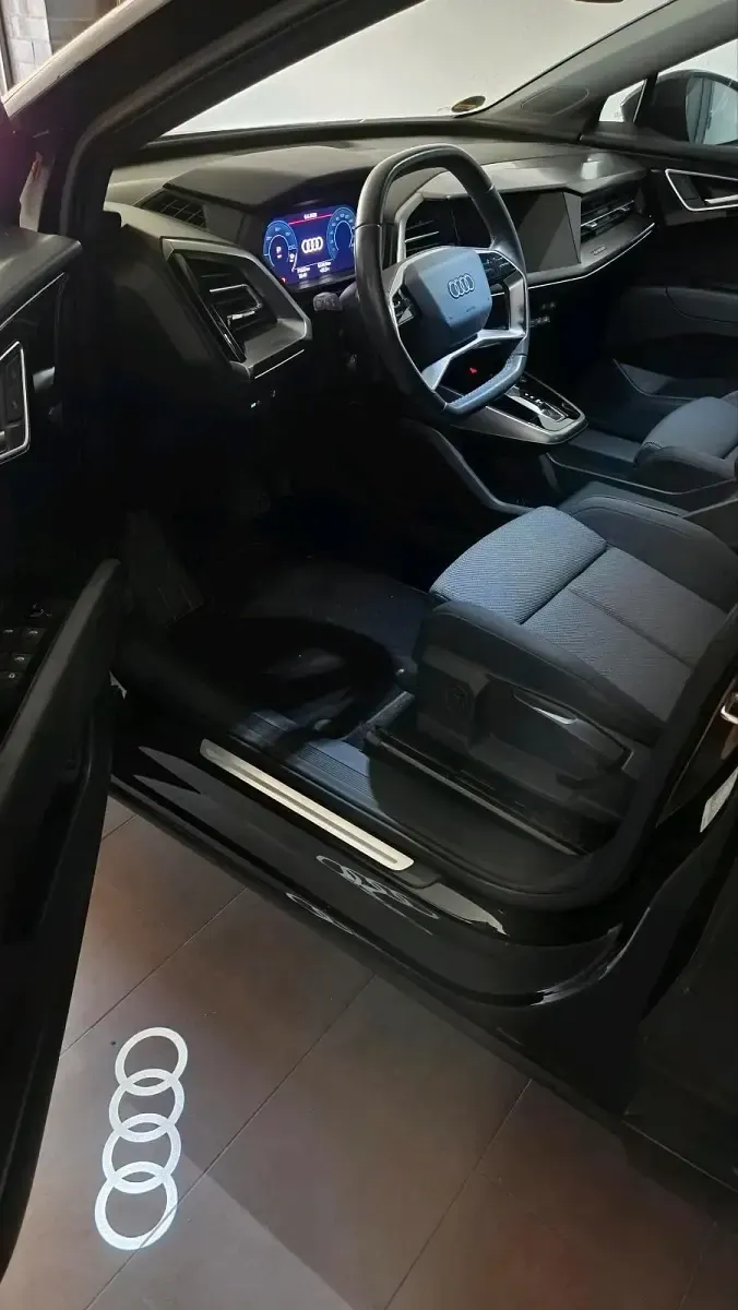Gebraucht Audi Q4 e-tron Basis 125 kW (170 PS) 2021 Mythosschwarz metallic SUV