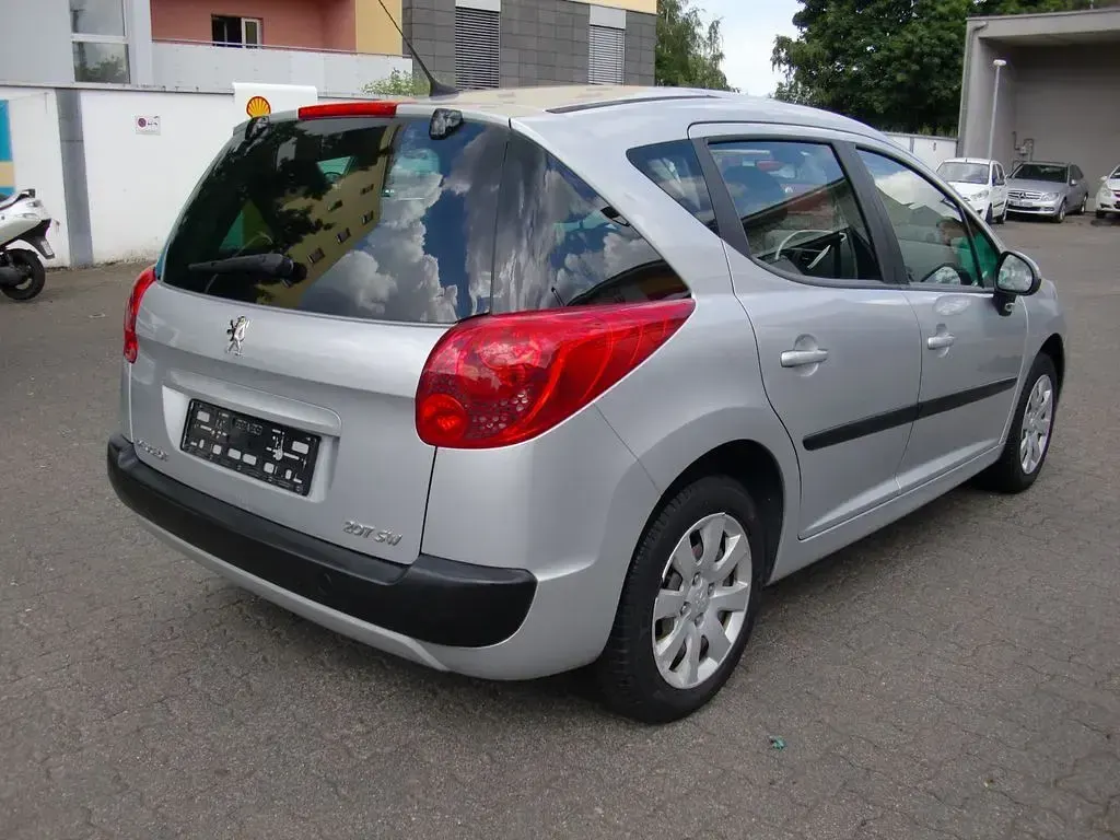 Gebraucht Peugeot 207 Premium 120 PS (88 kW) 2009 Silber Kombi