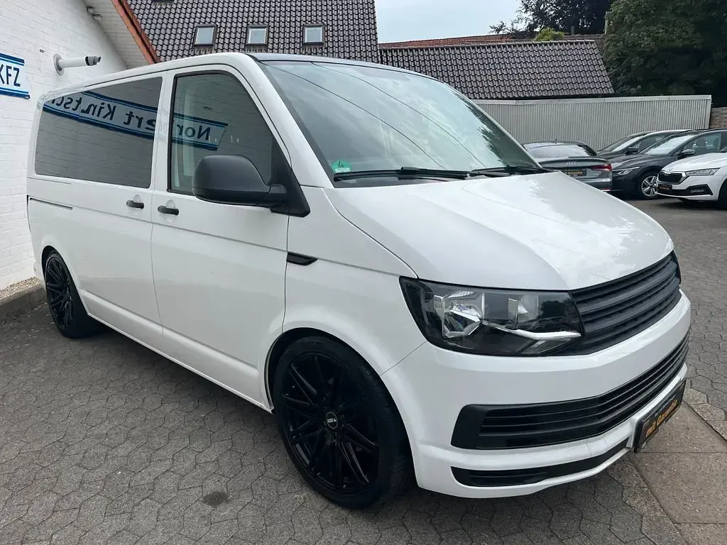 Gebraucht VW Multivan 150 PS (110 kW) 2018 Weiß Van / Kleinbus