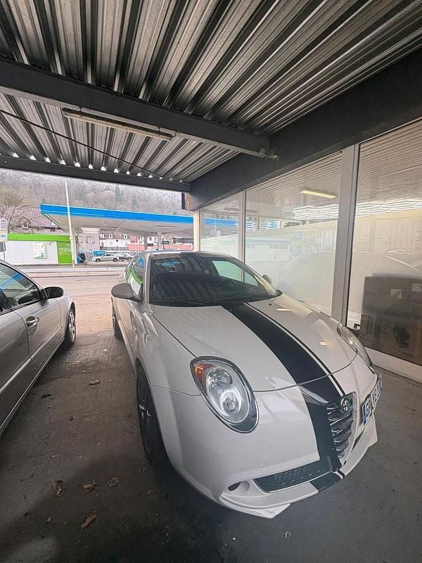Weiß Gebraucht 2011 Alfa Romeo MiTo Kleinwagen | 1.900 € (Guter Preis) - Bild 1/4