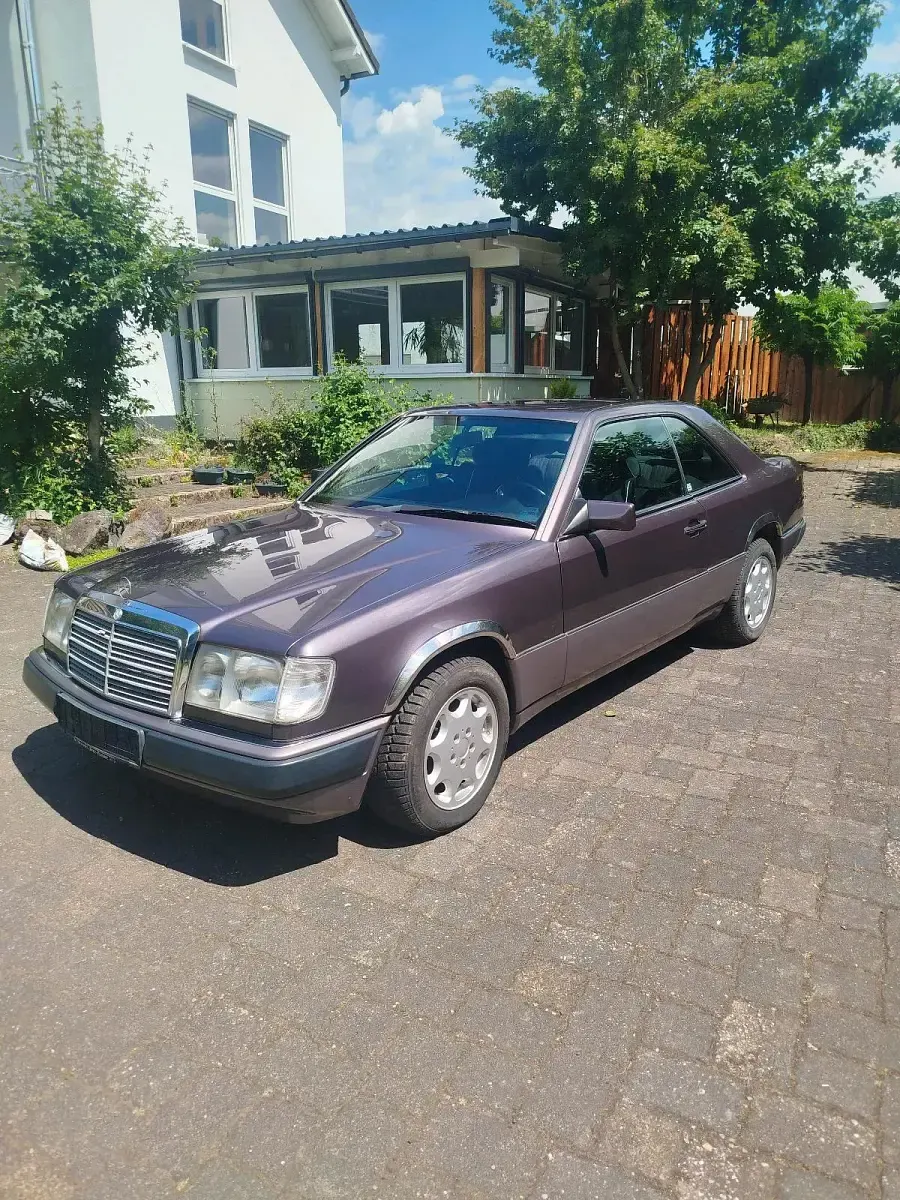Gebraucht Mercedes C230 132 PS (97 kW) 1991 Andere farben Coupé