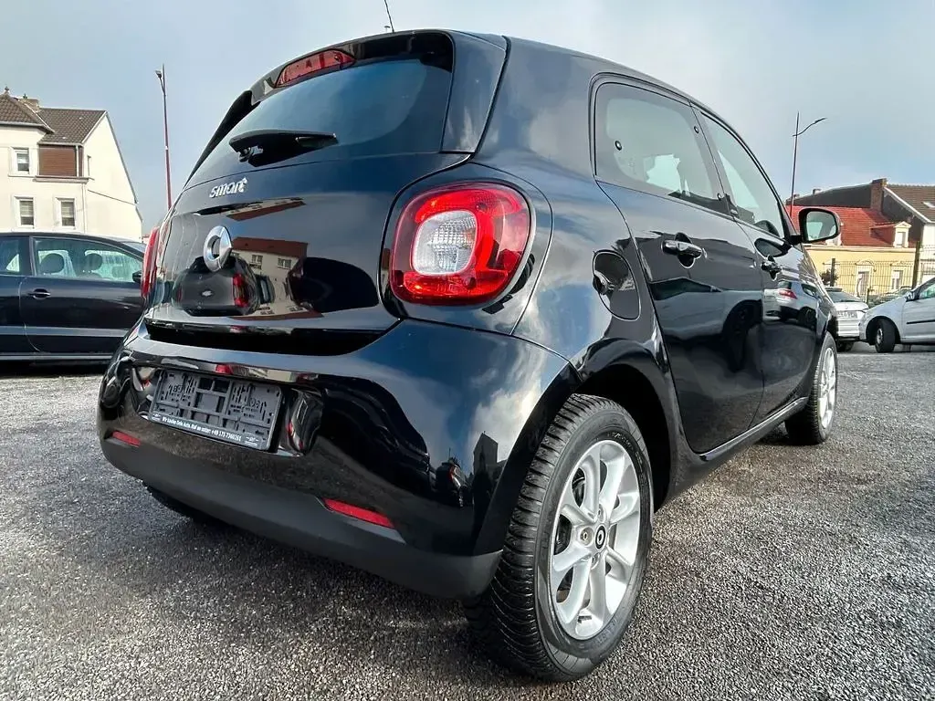 Gebraucht Smart ForFour 71 PS (52 kW) 2015 Schwarz Kleinwagen