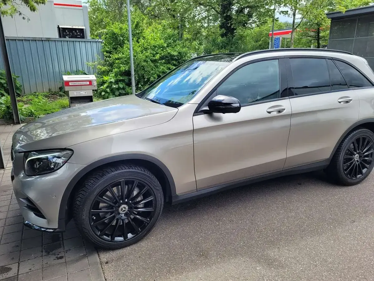 Gebraucht Mercedes GLC250 211 PS (155 kW) 2018 Grau SUV