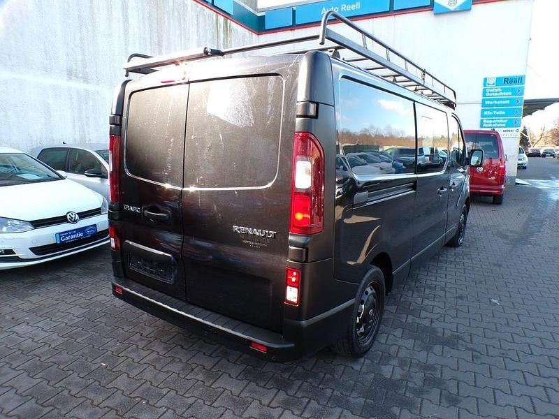 Gebraucht Renault Trafic 121 PS (88 kW) 2018 Schwarz Van / Kleinbus