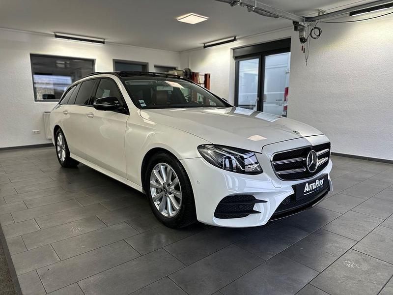 Gebraucht Mercedes E220 AMG 194 PS (142 kW) 2019 Weiß Limousine