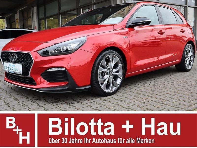 Rot Gebraucht 2019 Hyundai i30 N Line Limousine | 15.950 € (Fairer Preis) - Bild 1/4