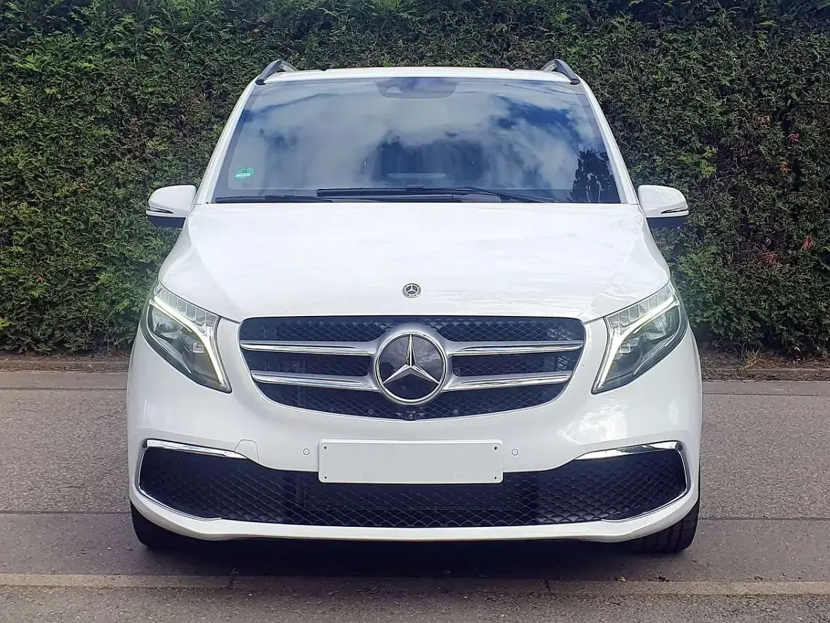 Gebraucht Mercedes V300 AMG 239 PS (175 kW) 2019 Weiß Van / Kleinbus
