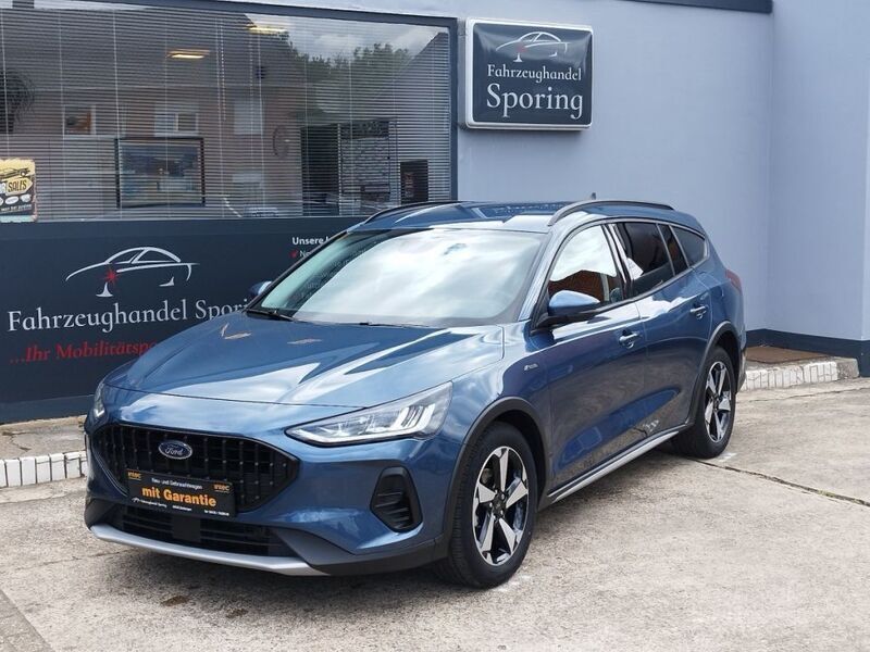 Chromablau metallic (metallic) Gebraucht 2023 Ford Focus Style Kombi | 20.950 € (Superpreis) - Bild 1/4