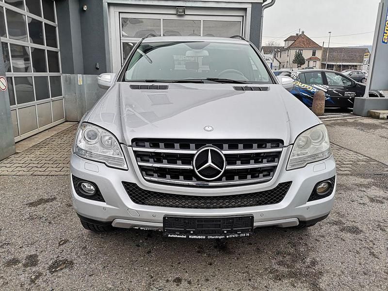 Gebraucht Mercedes ML320 224 PS (164 kW) 2009 Silber SUV