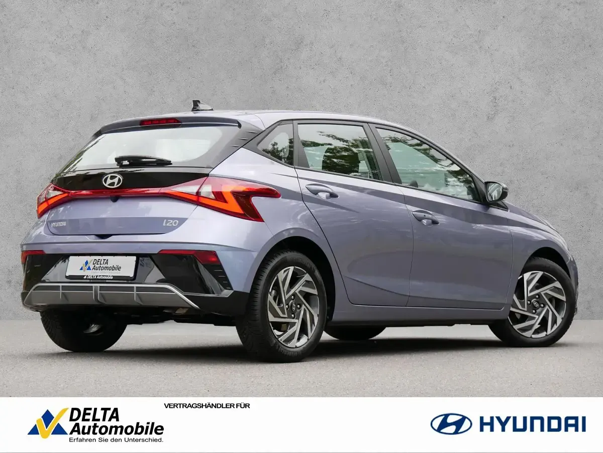 Gebraucht Hyundai i20 Comfort 101 PS (74 kW) 2024 Meta blue / mic Kleinwagen