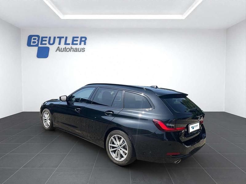 Gebraucht BMW 318 156 PS (114 kW) 2025 Black sapphire metallic Kombi