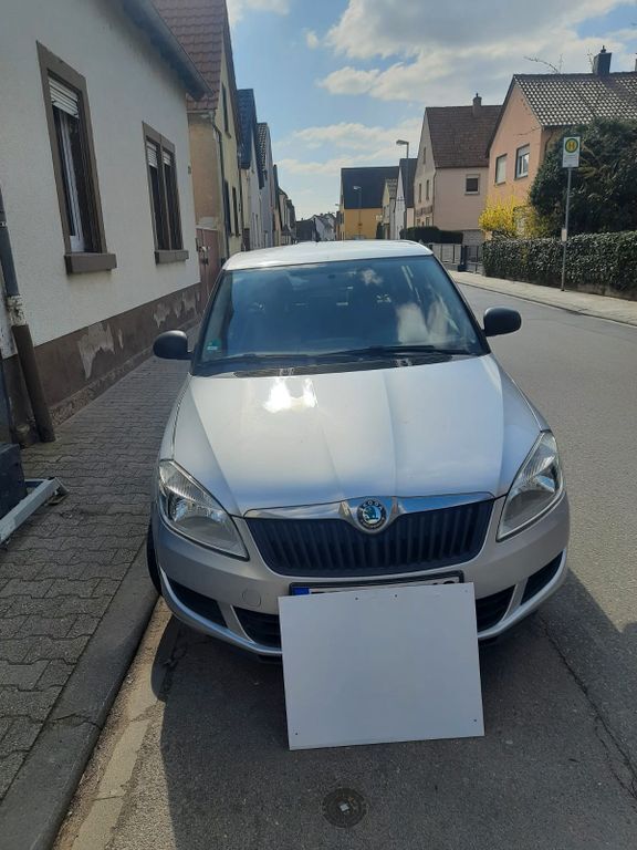 Silber Gebraucht 2012 Skoda Fabia Ambition Kombi | 4.900 € (Fairer Preis) - Bild 1/3