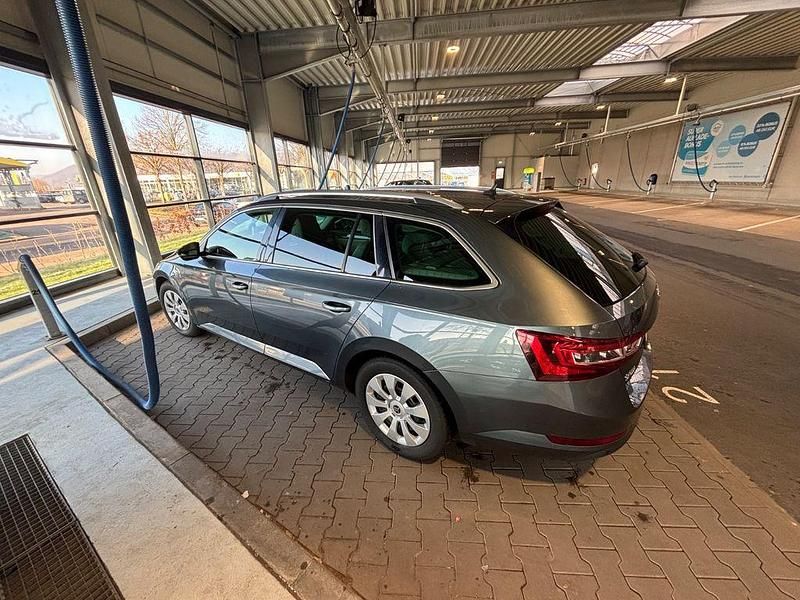 Gebraucht Skoda Superb Ambition 150 PS (110 kW) 2018 Grau Kombi