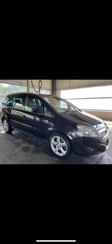 Schwarz Gebraucht 2010 Opel Zafira Van / Kleinbus | 3.990 € (Teuer) - Bild 1/4