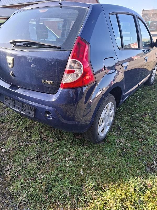 Gebraucht Dacia Sandero 75 PS (55 kW) 2009 Blau Kombi